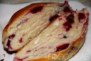 Дрожжевой рулет с творогом