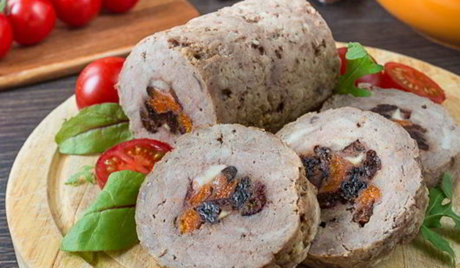 Рецепт индюшиного рулета с сухофруктами