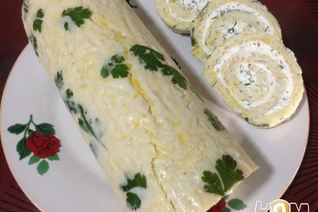 Кабачковый рулет с творожной начинкой