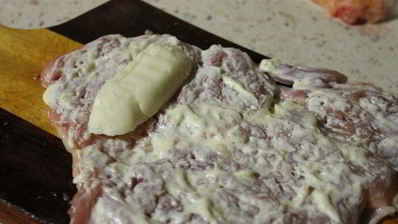 куриный рулет в слоеном тесте