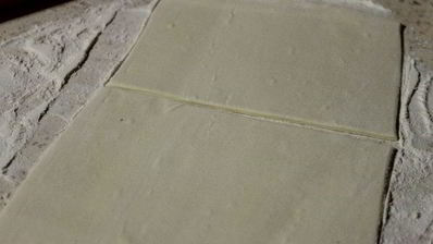 куриный рулет в слоеном тесте