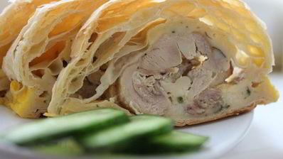 куриный рулет в слоеном тесте