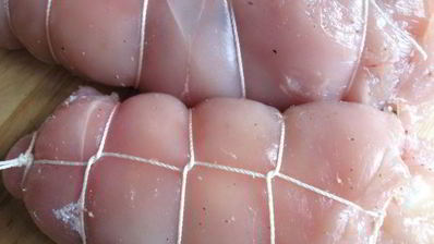 куриные рулетики с сырным соусом