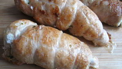 куриные рулетики с сырным соусом