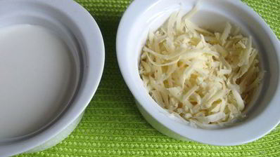 куриные рулетики с сырным соусом