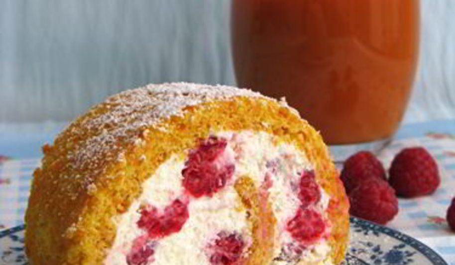 Рецепт морковного рулета с малиной