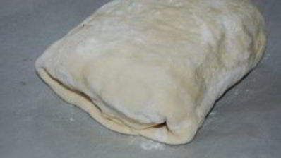 мясной рулет с грибами в слоеном тесте