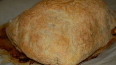 мясной рулет с грибами в слоеном тесте