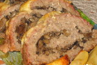 Мясной рулет с грибной начинкой