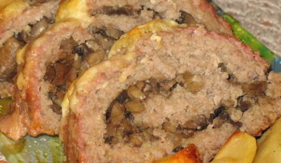 Рецепт мясного рулета с грибной начинкой