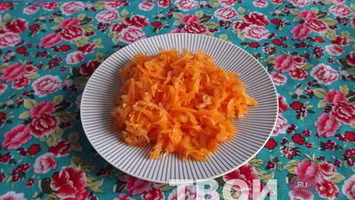 мясной рулет с яйцом и морковью