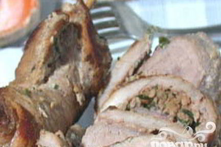 Мясные рулетики с ореховой начинкой