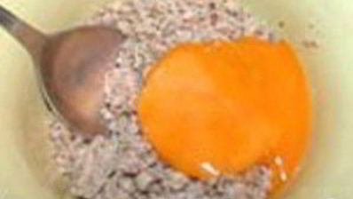 мясные рулетики с ореховой начинкой