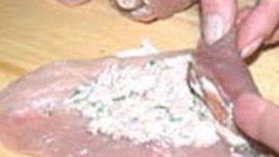 мясные рулетики с ореховой начинкой