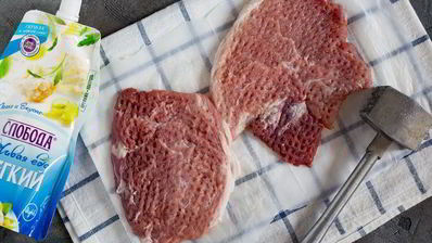 мясные рулетики с сыром и зеленью