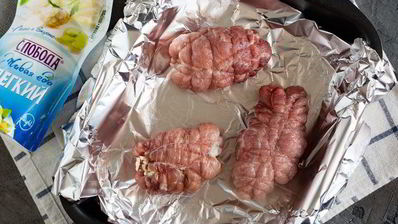 мясные рулетики с сыром и зеленью