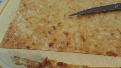 праздничный сырный рулет с курицей