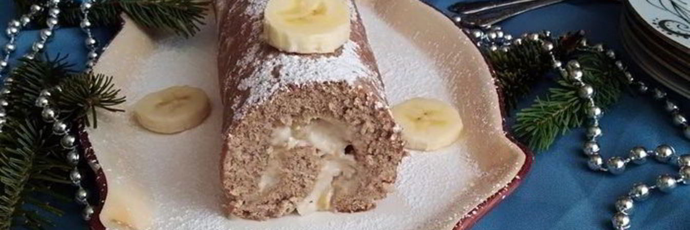 Пряный рулет с творожно-банановой начинкой