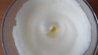 пряный рулет с творожно-банановой начинкой