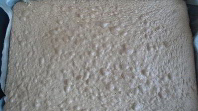 пряный рулет с творожно-банановой начинкой