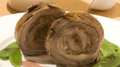 рулет из баранины с финиками