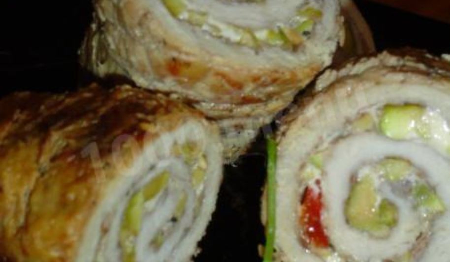 Рецепт рулета из грудинки с фисташками