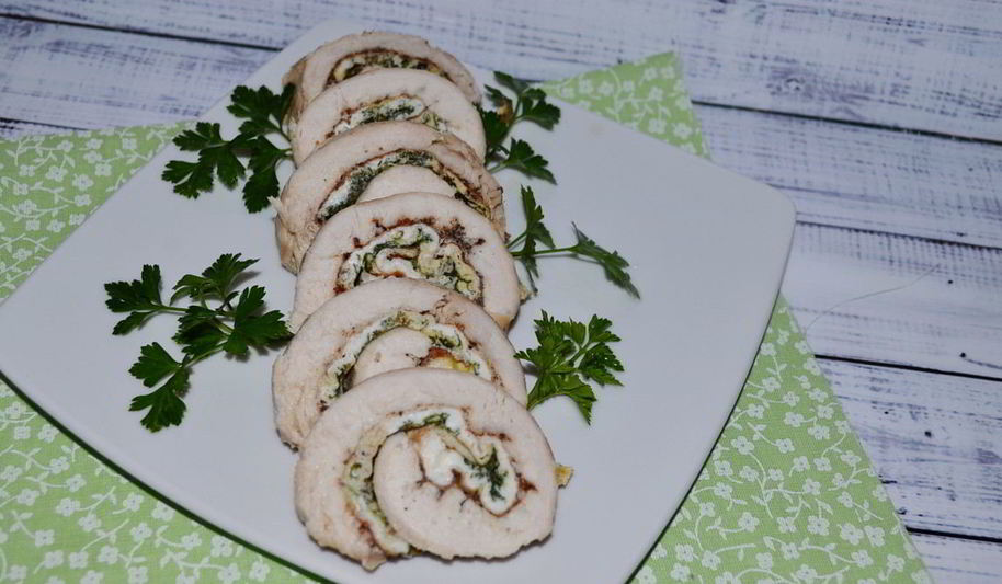 Рецепт рулета из грудки с омлетом