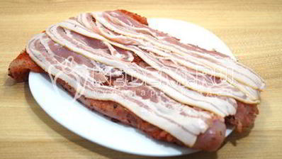 рулет из индейки с беконом