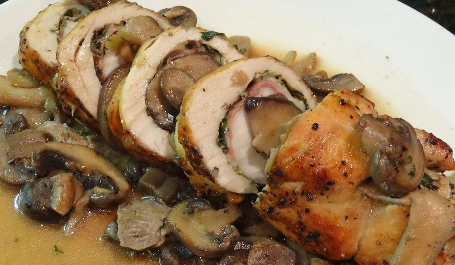 Рецепт рулета из индейки с грибами и сыром