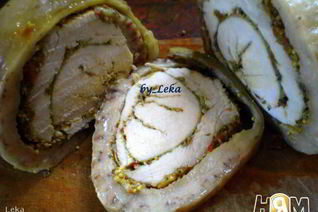 Рулет из индейки с вялеными томатами