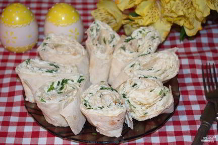 Рулет из лаваша с брынзой