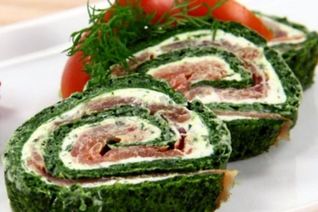 Рулет из шпината и лосося