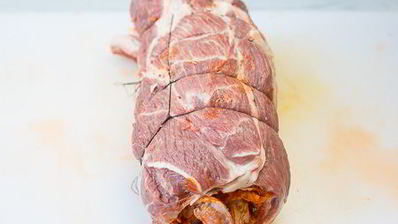 рулет из свинины с морковью