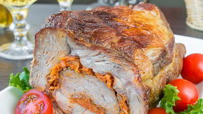 рулет из свинины с морковью