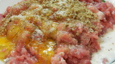 рулет с начинкой из перца, фаршированного сыром