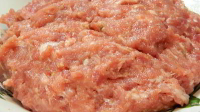 рулет с начинкой из перца, фаршированного сыром