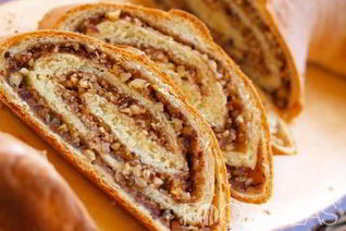 Рулет с орехами