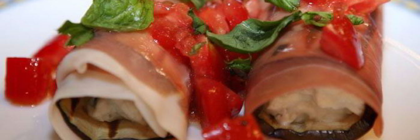 Рулетики из баклажанов и ветчины с творожной начинкой