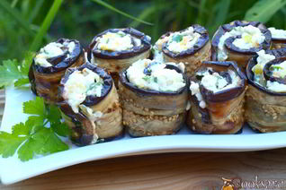 Рулетики из баклажанов с плавленым сыром и болгарским перцем