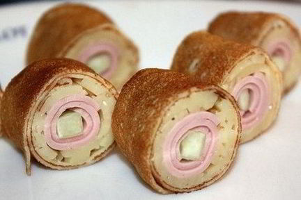 Рулетики из блинов на завтрак