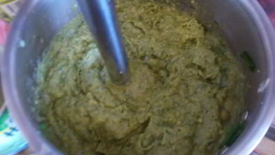 рулетики из филе речного окуня с зеленым пюре