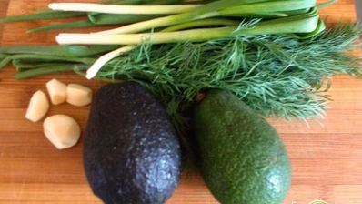 рулетики из филе речного окуня с зеленым пюре