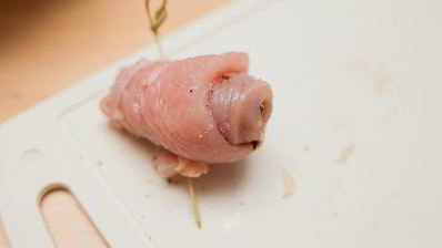 рулетики из индейки с черносливом