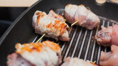 рулетики из индейки с черносливом