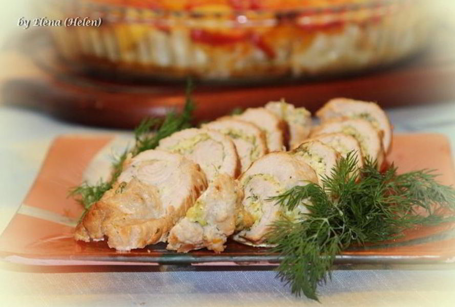 Рулетики из индейки с творожно-чесночной начинкой