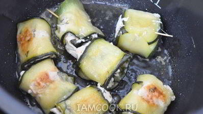 рулетики из кабачка с куриной грудкой в мультиварке