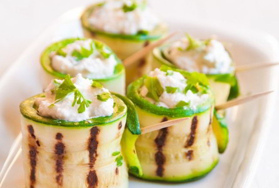 Рулетики из кабачков с курицей