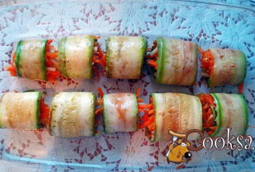 Рулетики из кабачков с морковно-сырной начинкой