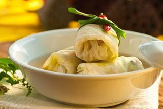 Рулетики из капусты с мясом свинины