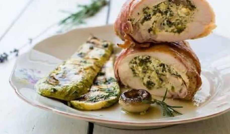 Рецепт рулетиков из курицы со шпинатом и грибами